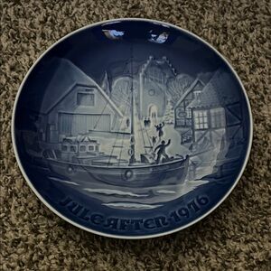 Round Blue Decorative Plate "Juleaften 1976"